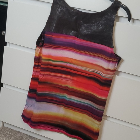 Beautiful tank w Leather - M - Picture 3 of 5